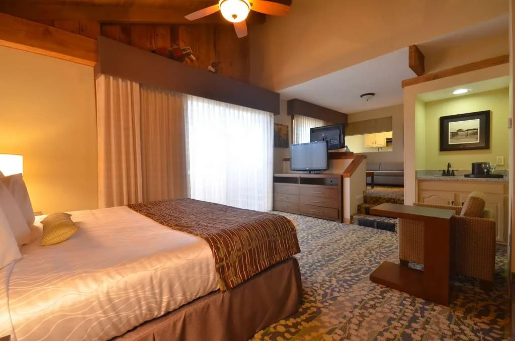 Best Western the Inn & Suites Pacific Grove photo 1