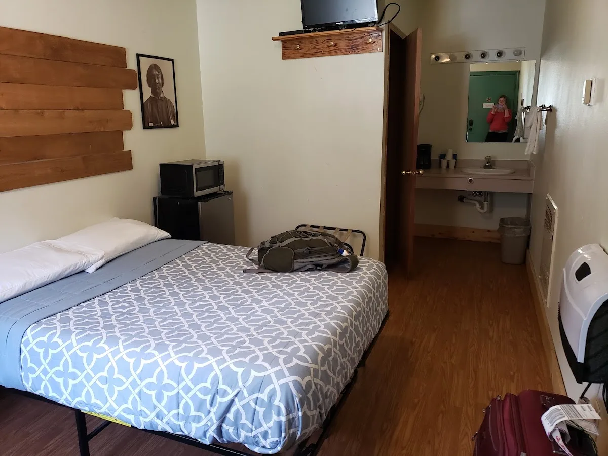Fourth Avenue Lodging photo 1
