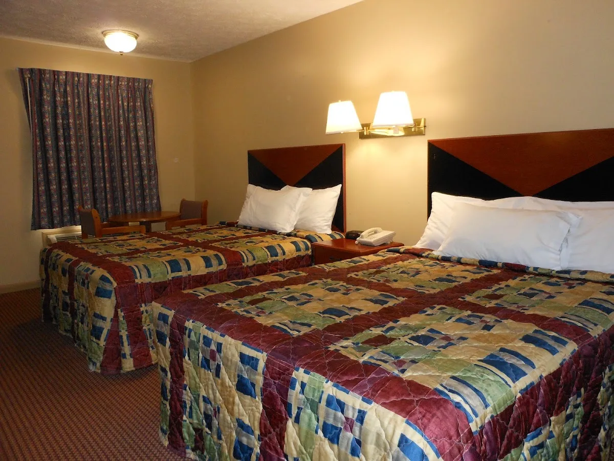 McClellan Inn Anniston photo 1