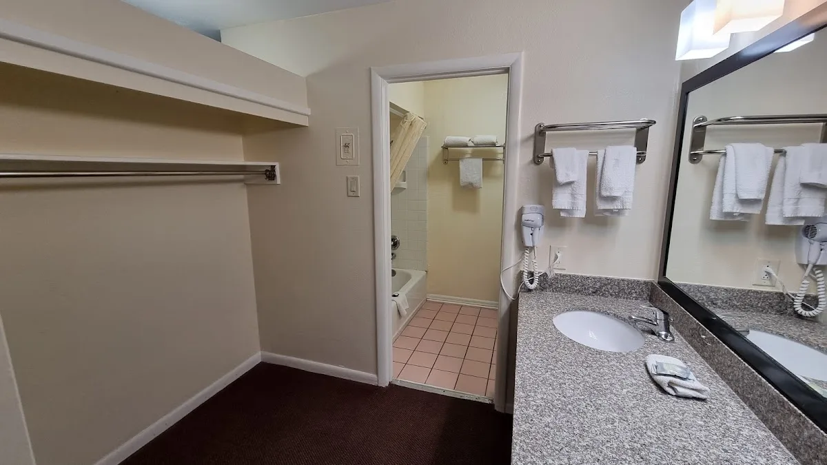 Rodeway Inn Page photo 3