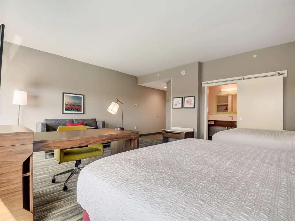 Hampton Inn & Suites Williamstown Ark Encounter photo 1