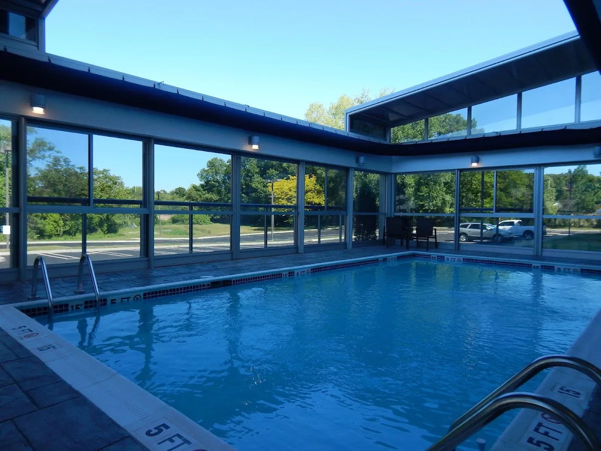 Holiday Inn photo 2