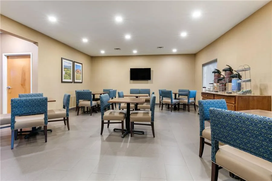 Comfort Suites photo 4