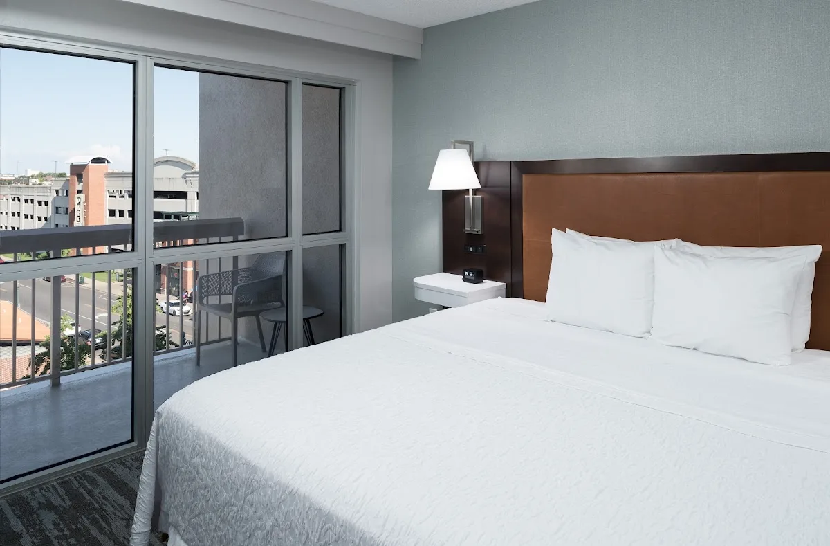 Hampton Inn & Suites Memphis - Beale Street photo 1