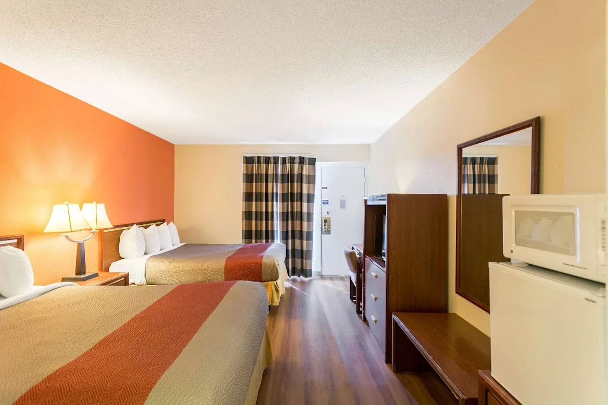 Motel 6 Butte - Historic City Center photo 1