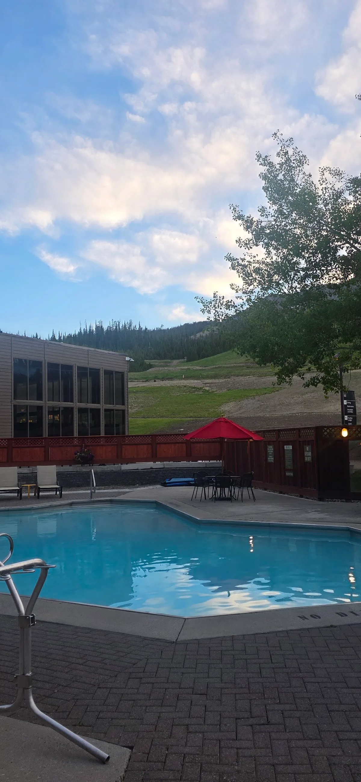 Huntley Lodge photo 2