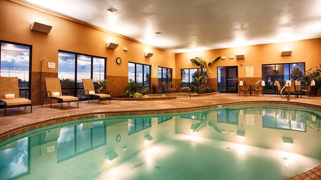 Night Watchman Inn & Suites photo 2