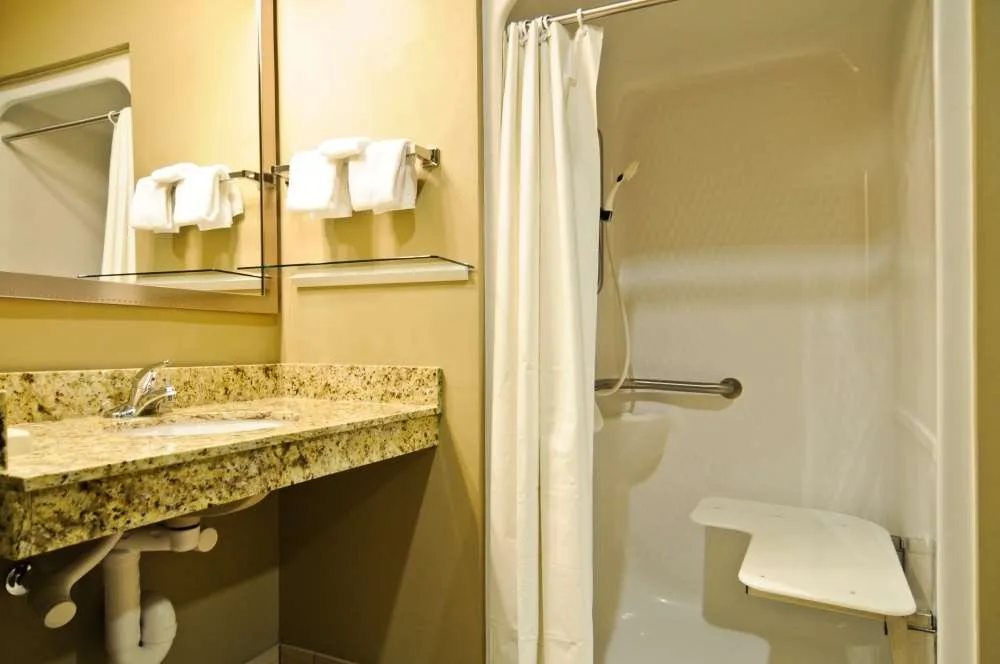 Night Watchman Inn & Suites photo 3