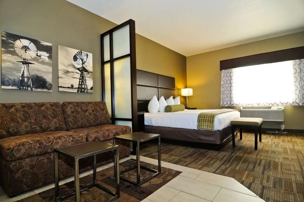 Night Watchman Inn & Suites photo 4