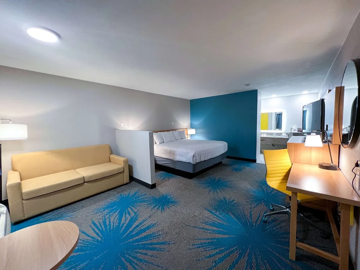 Days Inn & Suites Santa Rosa photo 1