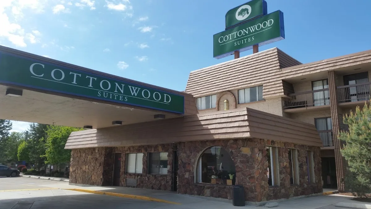 Cottonwood Suites Boise Riverside Downtown photo 2