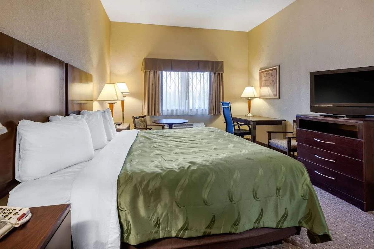 Quality Inn photo 1