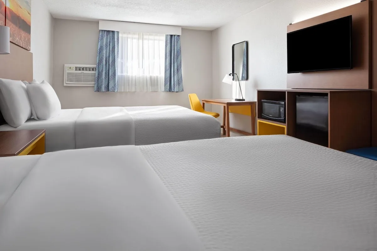 Super 8 by Wyndham Omaha/West Dodge photo 3