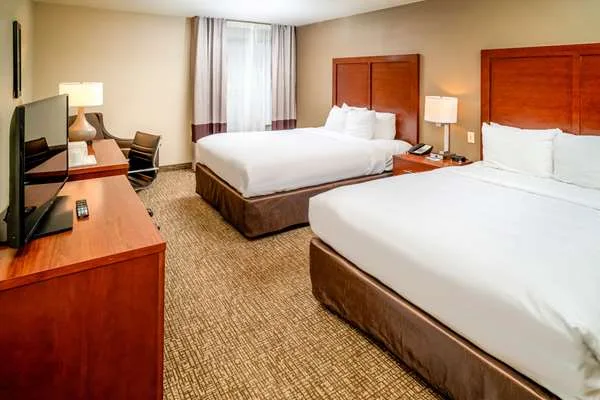 Comfort Inn & Suites photo 1