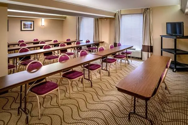 Comfort Inn & Suites photo 4