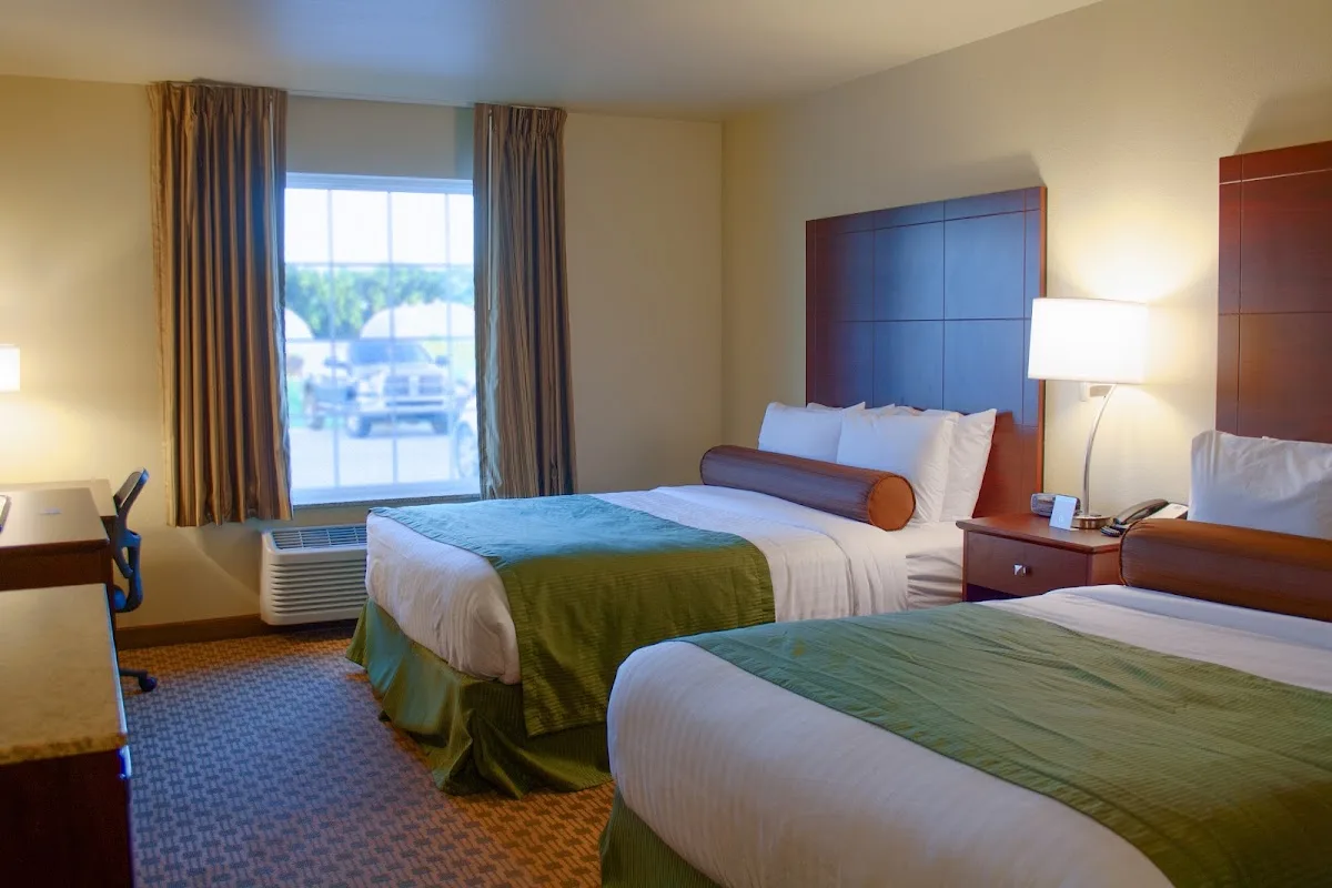 Cobblestone Inn & Suites photo 1