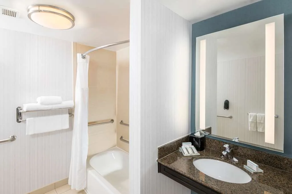 Hilton Garden Inn photo 3
