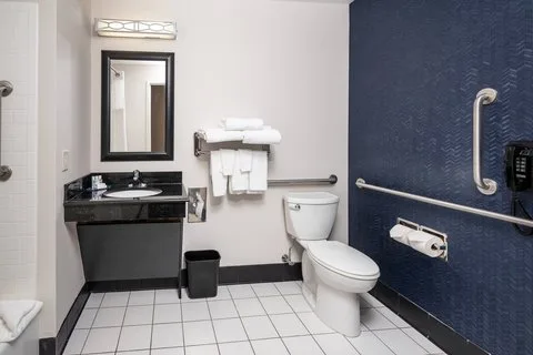 Fairfield Inn and Suites New Bedford photo 3